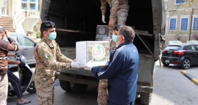 بالصور: مساعدات غذائية من الجيش لأهل طرابلس! image