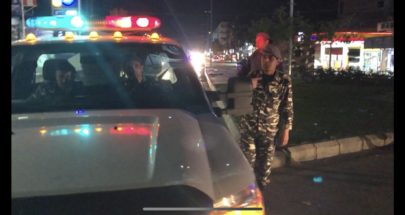 دوريات لقوى الأمن في صور تطالب بإخلاء الشوارع والساحات image