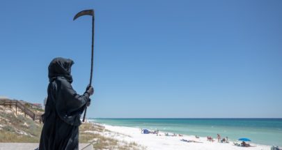 "ملك الموت"... على شواطئ فلوريدا image
