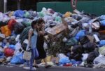 شوارع العاصمة مأوى للجرذان بسبب تكدّس النفايات وتبعثرها من قبل 
