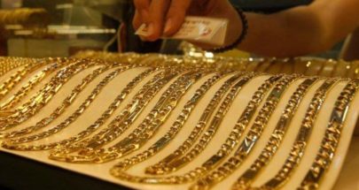 لبنانيون يبيعون الذهب مع «الذكريات» من أجل الطعام image