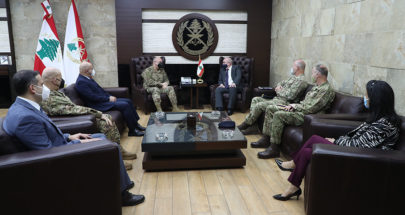 قائد الجيش استقبل القائم بأعمال السفارة البريطانية في لبنان image