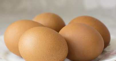 تخزين البيض في باب الثلاجة يشكل خطرا كبيرا image