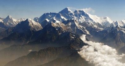 أول ضرير صيني يقهر قمة جبل إيفرست image