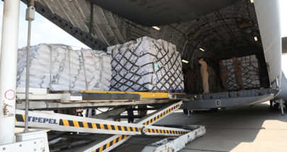بالصور: 70 طناً من المواد الغذائية هبة من أمير قطر للجيش image