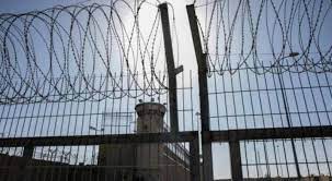 الأسرى الفلسطينيون في السجون الإسرائيلية يشرعون بخطوات تصعيدية image