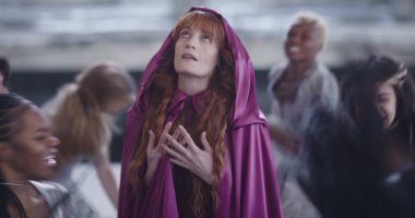 أغنية King لـ Florence + The Machine تقترب من 4 ملايين مشاهدة image