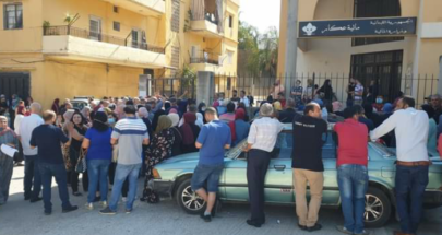 الاساتذة والموظفون المشاركون في الانتخابات قطعوا الطريق في حلبا image