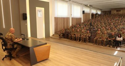 قائد الجيش يلتقي تلامذة ضباط السنة الثالثة في الكلية الحربية image