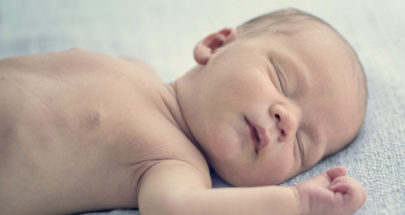 كيف يؤدي بكاء المولود الجديد إلى تحفيز تدفق حليب الثدي؟ image