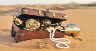 كنز دفين من الذهب والمجوهرات انتُشل من حطام سفينة عمرها 366 عاما image