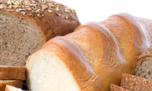 الخبز الأبيض أو بالحبوب الكاملة..ما هو النوع الأفضل لصحتك؟ image