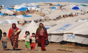 لاجئون سوريون يغادرون بعد 12 عاماً: سنعيش داخل خيم في بلدنا image