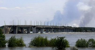 عمليات إجلاء السكان مستمرة بعد تدمير جزئي لسد كاخوفكا في جنوب أوكرانيا image