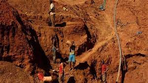 مقتل 9 عمال على الأقل إثر انهيار منجم ذهب في زيمبابوي image