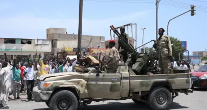 السودان.. نائب قائد الجيش يحذر من خطر "المقاومة الشعبية" image