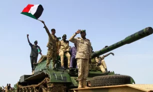 الجيش السوداني: سنحسم الفوضى وسنقاتل حتى آخر مرتزق image