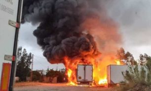 بالصور - اندلاع حريق بشاحنتي نقل مركونتين في خراج بلدة حدوديّة image
