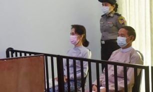 نقل أونغ سانغ سو تشي من السجن إلى منزل والمجلس العسكري يعفو عن 3300 سجين image