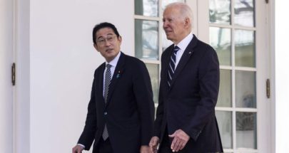 بايدن يستقبل رئيس الوزراء الياباني في البيت الأبيض image