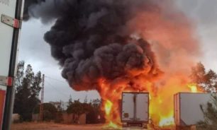 بالصور: إندلاع حريق بشاحنتي نقل في خراج بلدة الشيخ عياش الحدوديّة image