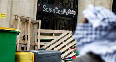 طلاب يغلقون مداخل جامعة سيانس بو في باريس احتجاجا على حرب غزة image