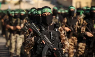 "كارثة إنسانية".. بيان من حركة حماس بعد عملية الجيش الإسرائيلي في رفح image
