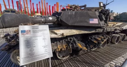 الروس يتوافدون على معرض دبابات غربية تم اغتنامها في أوكرانيا image