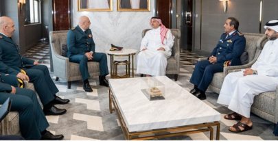قائد الجيش بحث مع وزير الدولة لشؤون الدفاع في قطر في سبل الدعم image