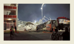 4 قتلى وعشرات العالقين تحت الأنقاض في انهيار مبنى قيد الإنشاء جنوب أفريقيا image