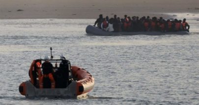 فرنسا تنقذ 66 مهاجراً أثناء محاولتهم عبور القناة إلى بريطانيا image