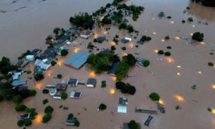 قتلى ومفقودون جراء الفيضانات في جنوب البرازيل... وسدود قد تنفجر image