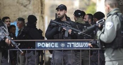 الإحتلال يعتقل حارس القنصل اليوناني أثناء مراسم إنبثاق النار المقدسة image