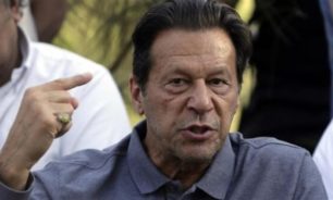 باكستان.. نقل زوجة عمران خان إلى السجن image