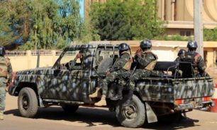هجوم شنه مسلحون.. مقتل ثلاثة موظفين حكوميين وجندي في النيجر image