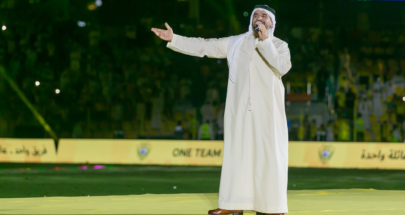 حسين الجسمي يحتفل بفوز نادي الوصل الإماراتي image